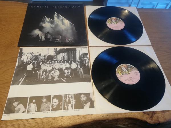 Genesis Seconds out 1977 Charisma 6641697 Deutsche Pressung VG+/VG+